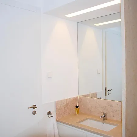 Apartment Cais Sodre Aptm With Amazing View Lisbon